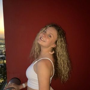 Meet your Posher, Ally